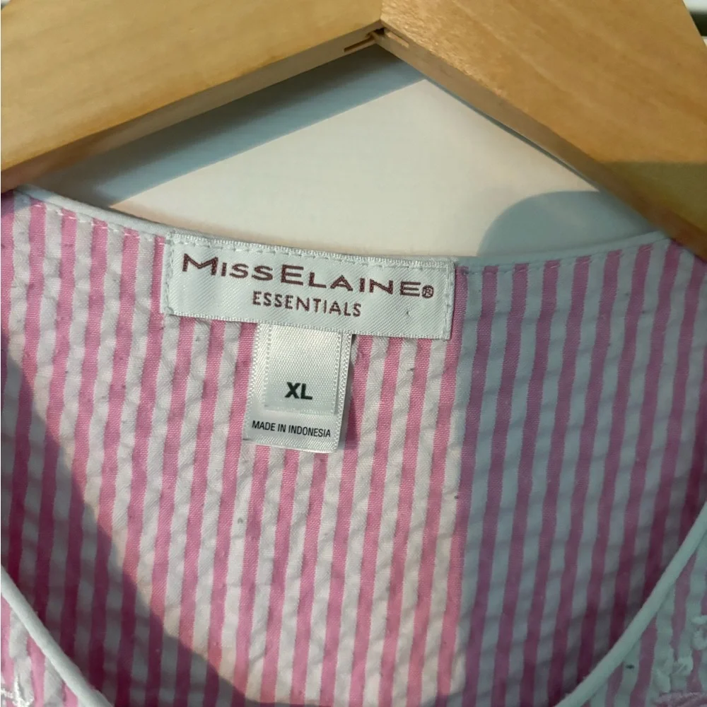 Pink Zip-Up Robe - Picture 2 of 3